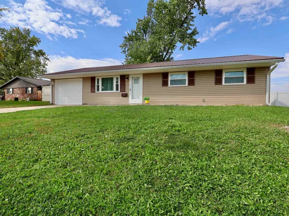 716 Wedgewood Dr, Winchester, IN 47394
