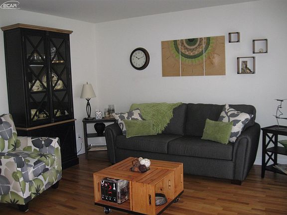 3rd image of 5397 Durwood Dr