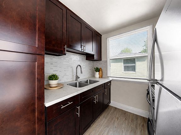 3rd image of 4507-4519 N Banner Dr #3