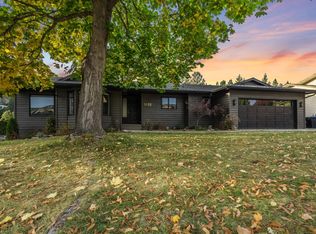 1932 Horizon Dr, West Kelowna, BC V1Z3L3