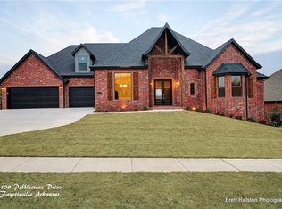 3109 E Pebblestone Dr, Fayetteville, AR 72701