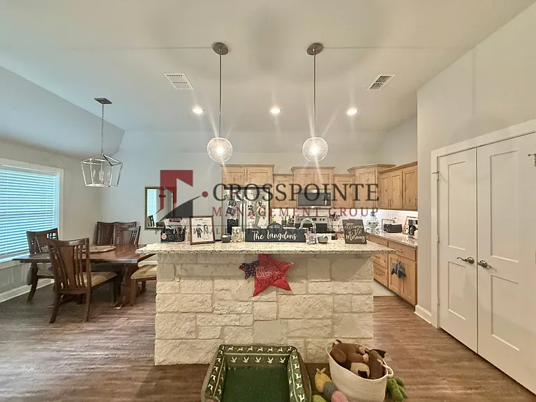 4818 FM 346 E — Photo 5