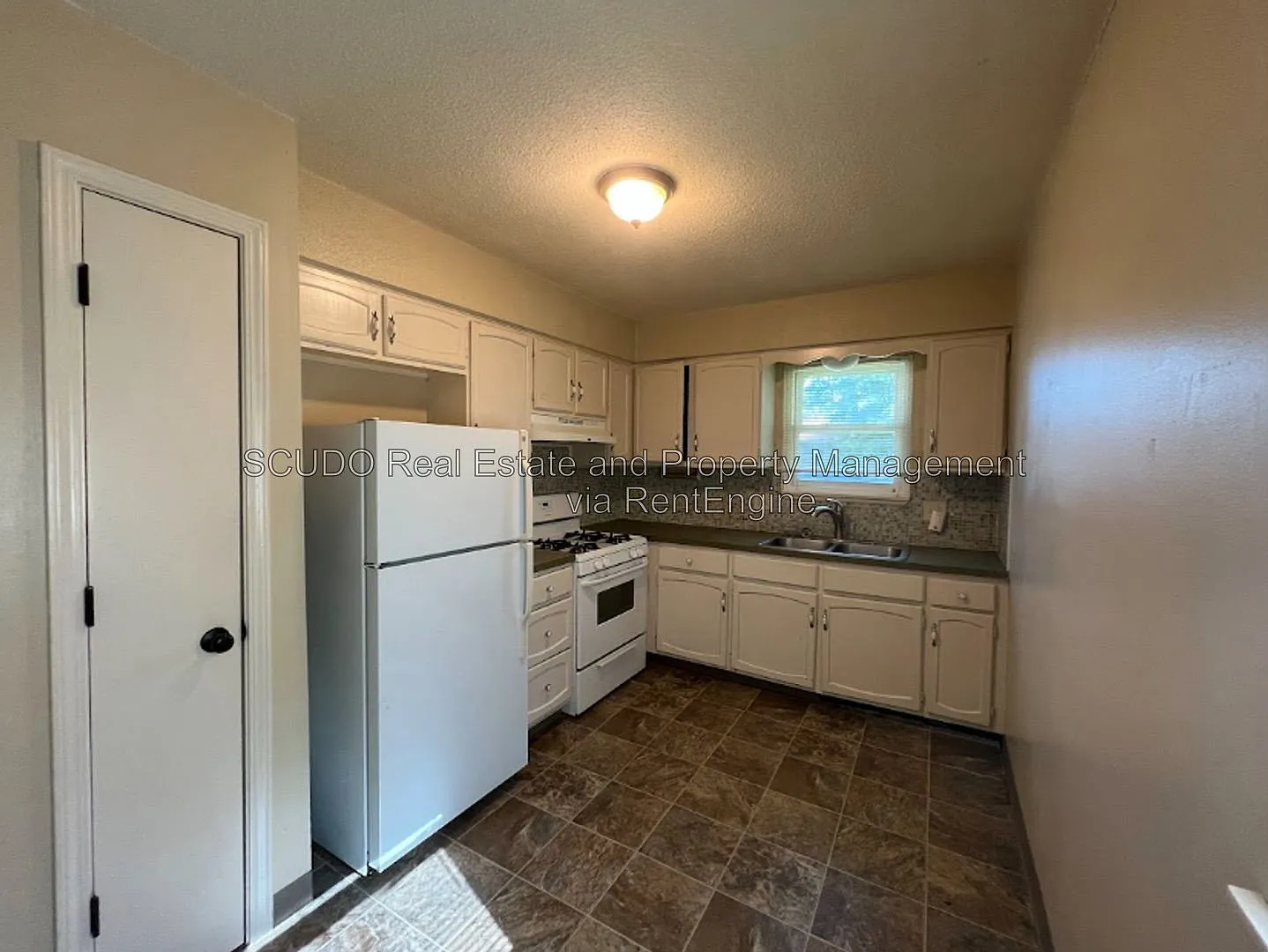 2 bed, 1.0 bath, $1,200 — Photo 3
