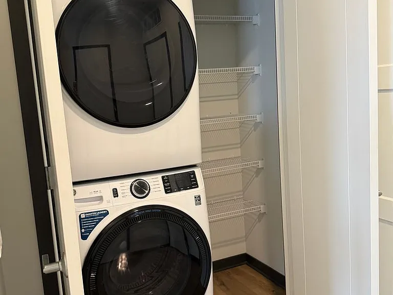 Homestead Luxury Apartments — Photo 47