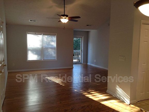 3rd image of 224 Birch Creek Dr
