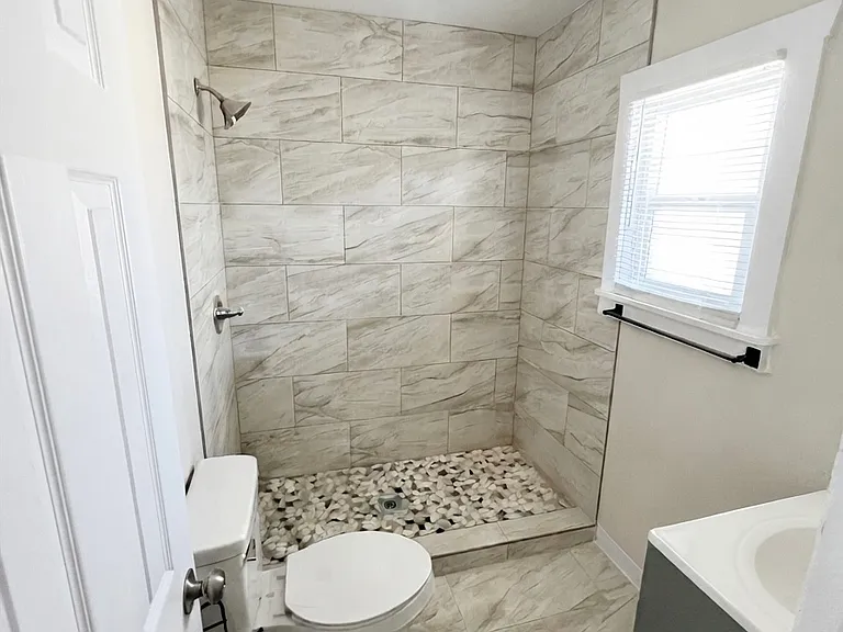 215 W Nevada Ave #B — Photo 6