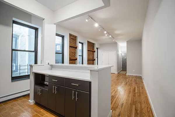 Rented by Nooklyn NYC LLC | media 19