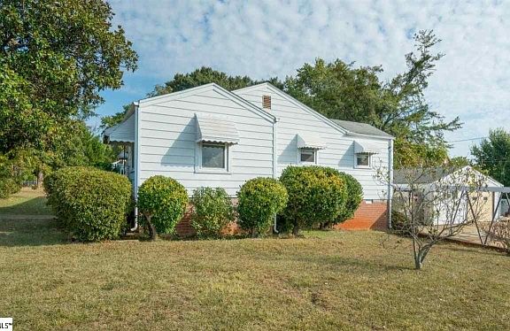5th image of 2 Essex Ct