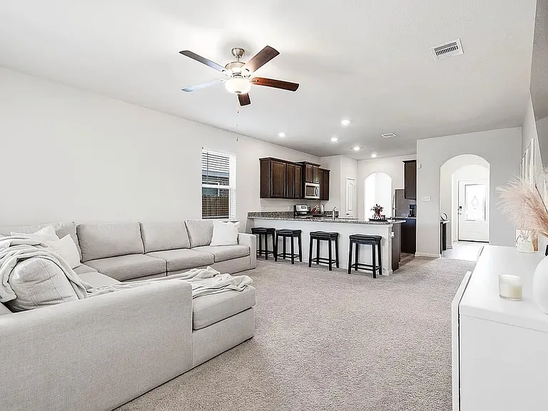 22402 Kennons Way — Photo 11