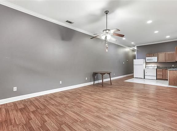 2nd image of 2234 Plaza Dr