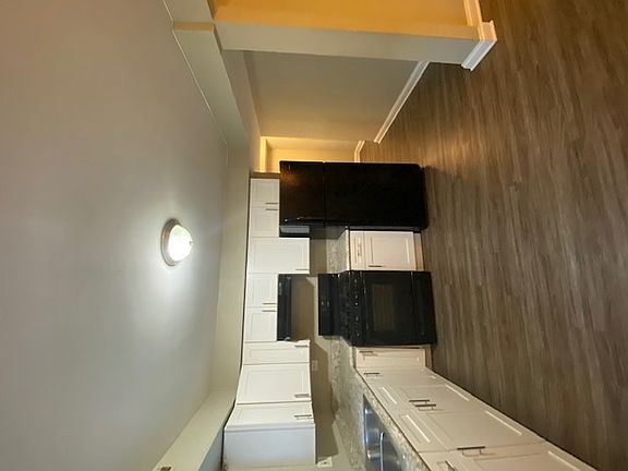 2nd image of 335 Custer Ave Unit G