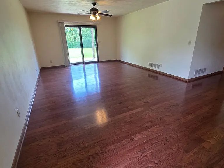 6315 Garrett Ln — Photo 49