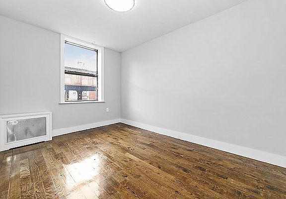 4th image of 231 E 117th St APT 4E