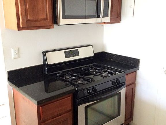 5th image of 2175 NE 170th St APT 207