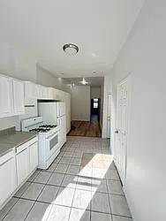 369 Columbia Street, #1R