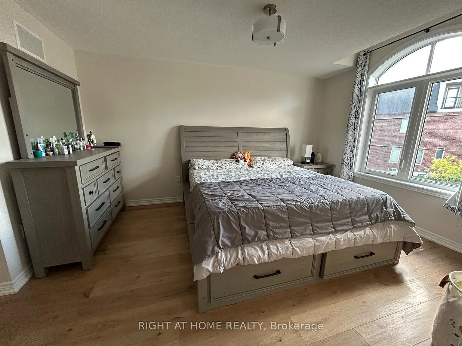 4 bed, $3,600 — Photo 3