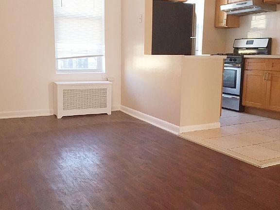 3rd image of 3033 48th St #2