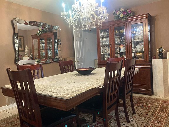 2nd image of 21 Germania Ct