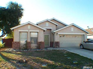 301 Red Robin Dr, Patterson, CA 95363