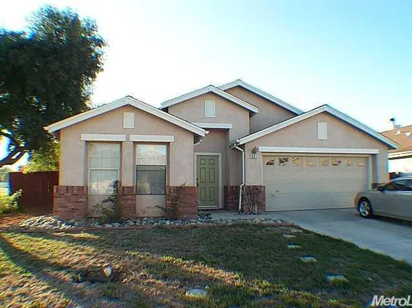 301 Red Robin Dr, Patterson, CA 95363