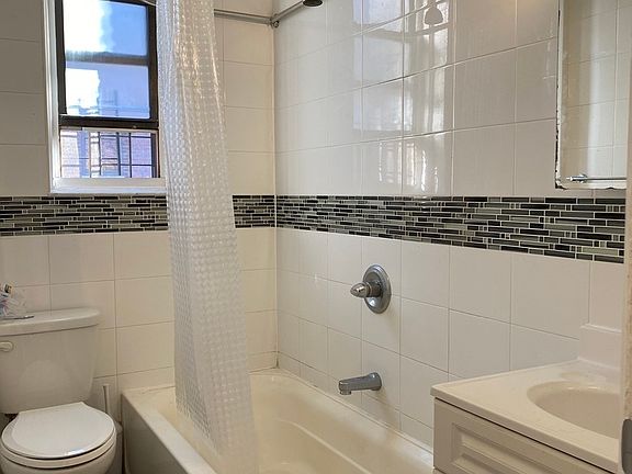 5th image of 209 E 16th St #6D