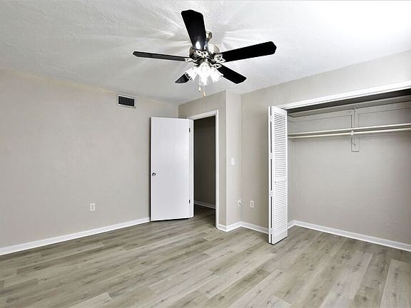 4th image of 4131 SW 31st St #204