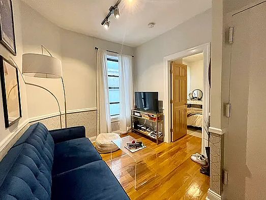 1st image of 98 Thompson St APT 16