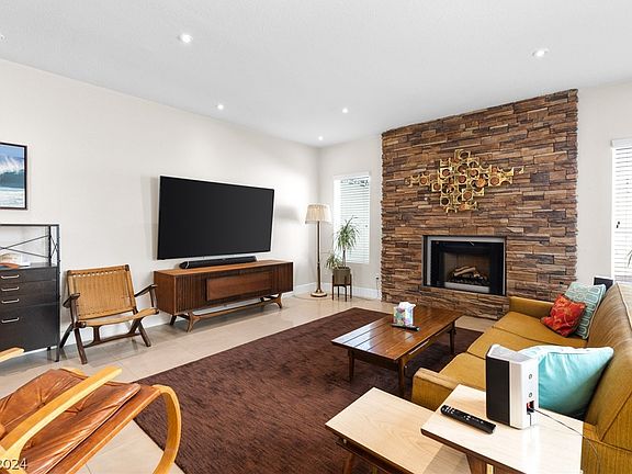 3rd image of 5046 Schumann Dr #0