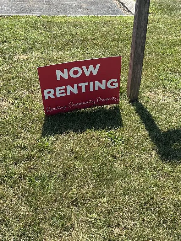211 Dodge Dr, Apt C2 — Photo 2