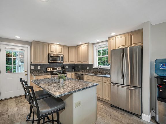 3rd image of 199 Towle Farm Road