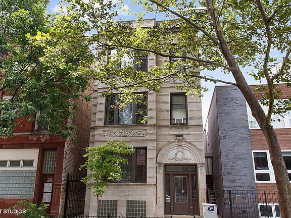 2nd image of 1402 N Maplewood Ave APT 2R