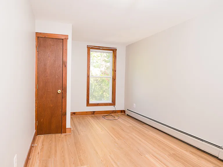 215-2 E Main St — Photo 16