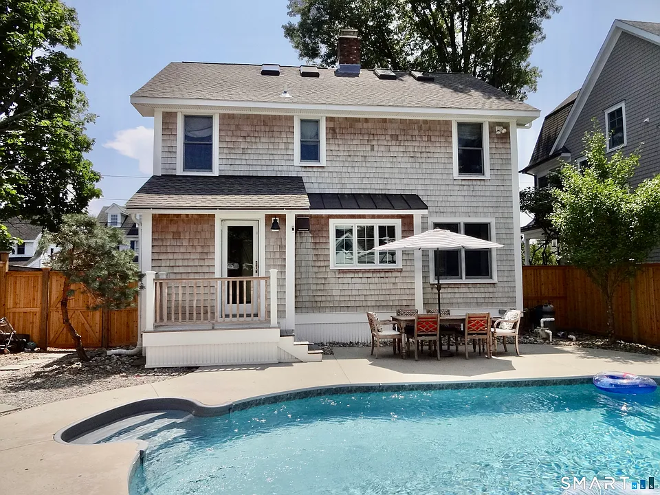 84 Sherman Ct