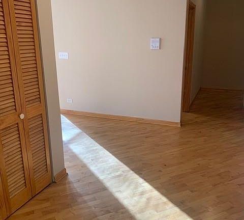 3rd image of 1708 W Greenleaf Ave #1