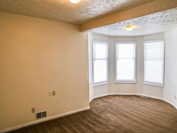 3rd image of 130 S 8th St Unit B