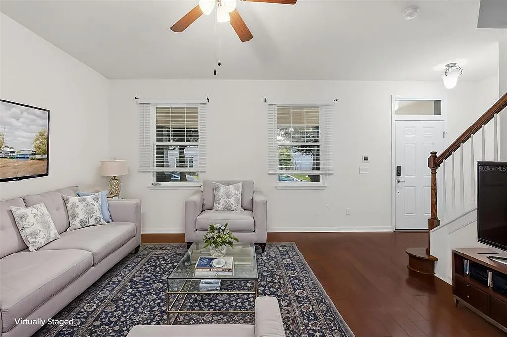 3 bed, 2.5 bath, 1977 sqft, $3,300 — Photo 3