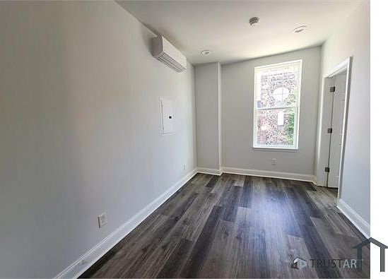 3rd image of 4732 Longshore Ave #4