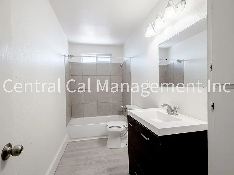 1313 E Planz Rd — Photo 11