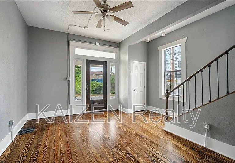 156 N Tucker St — Photo 5