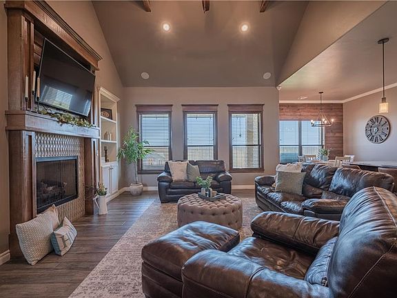 4th image of 1230 Auburn Cir