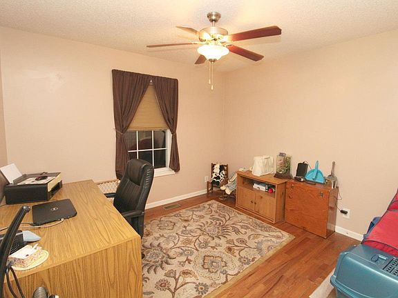 5th image of 1503 Barrywood Cir W