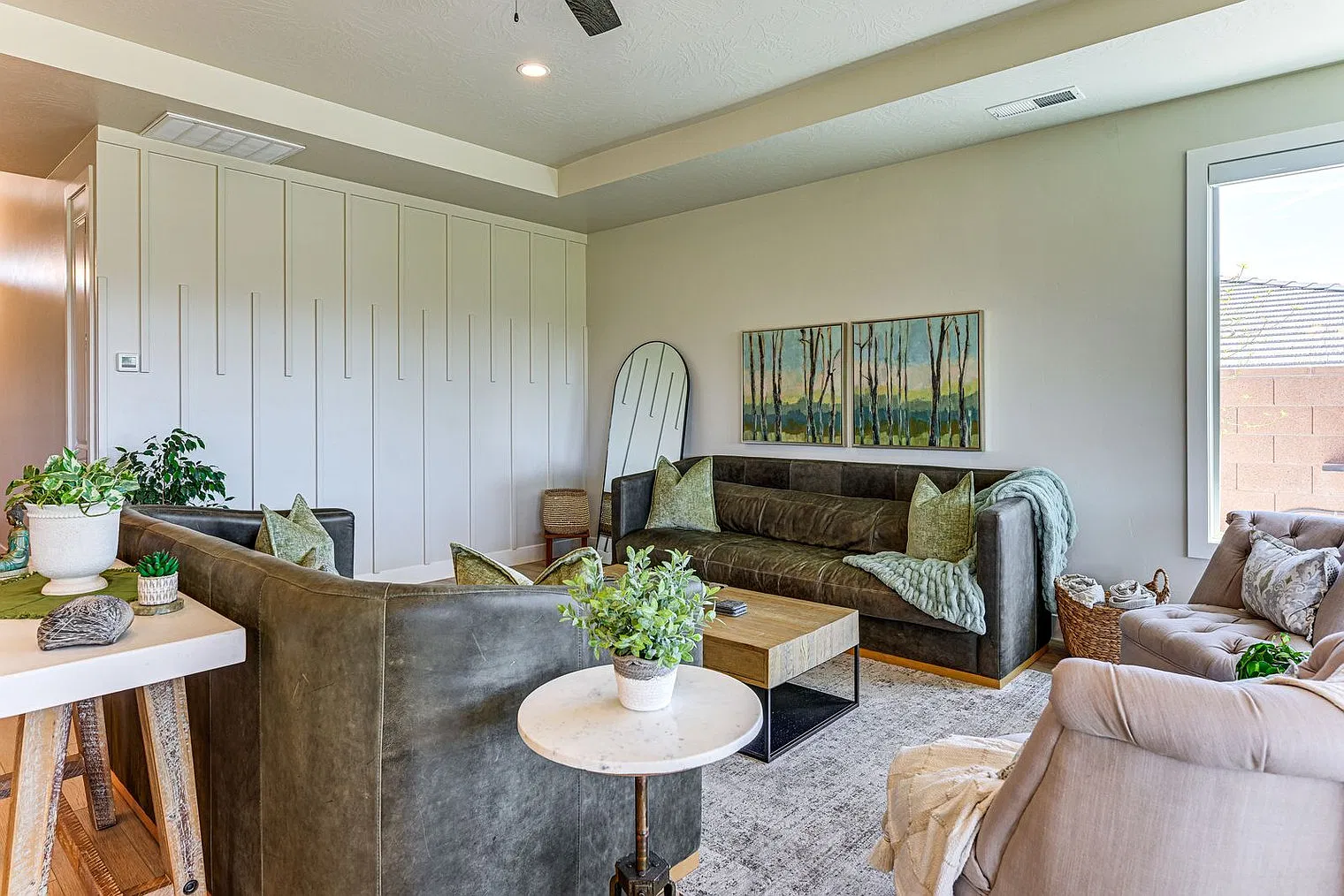 3 bed, 2.0 bath, 1797 sqft, $4,101 — Photo 2
