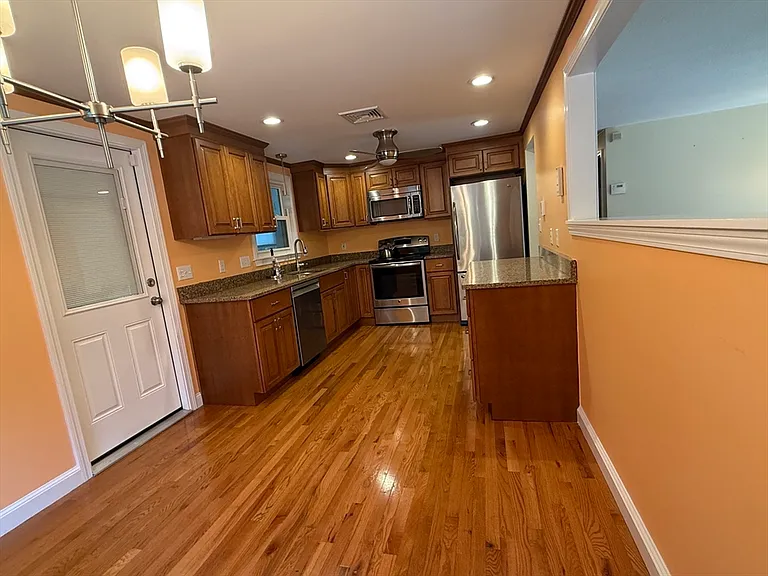 9 Brookdale Cir — Photo 5
