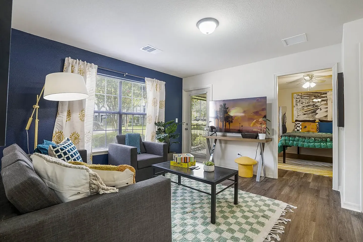 1 bed, 554 sqft, $1,599 — Photo 3
