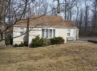 31 Edison Rd, Lake Hopatcong, NJ 07849