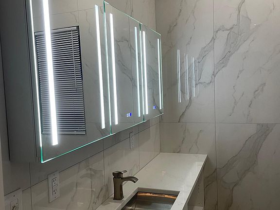 LIXURY SPA BATHROOM!