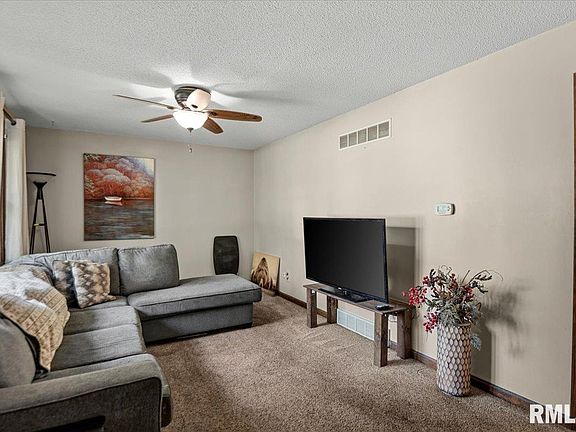 4th image of 322 S Finis St