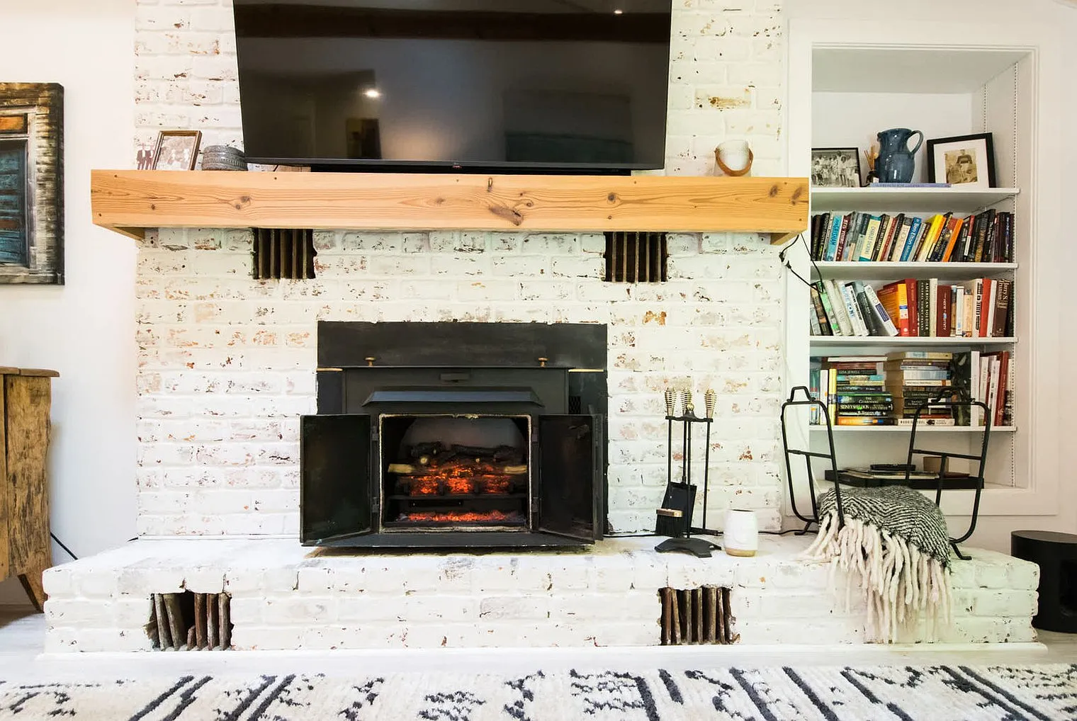 3 bed, 2.0 bath, 1496 sqft, $5,160 — Photo 4