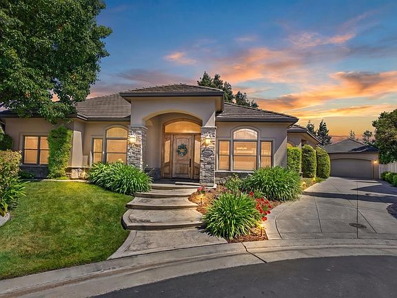 2nd image of 9569 De La Rosa Pl
