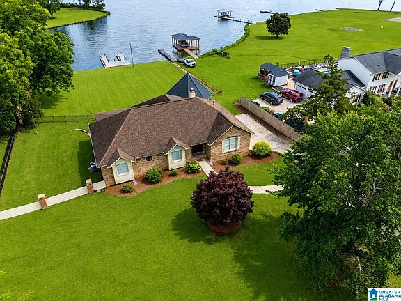 2nd image of 126 Amitola Dr